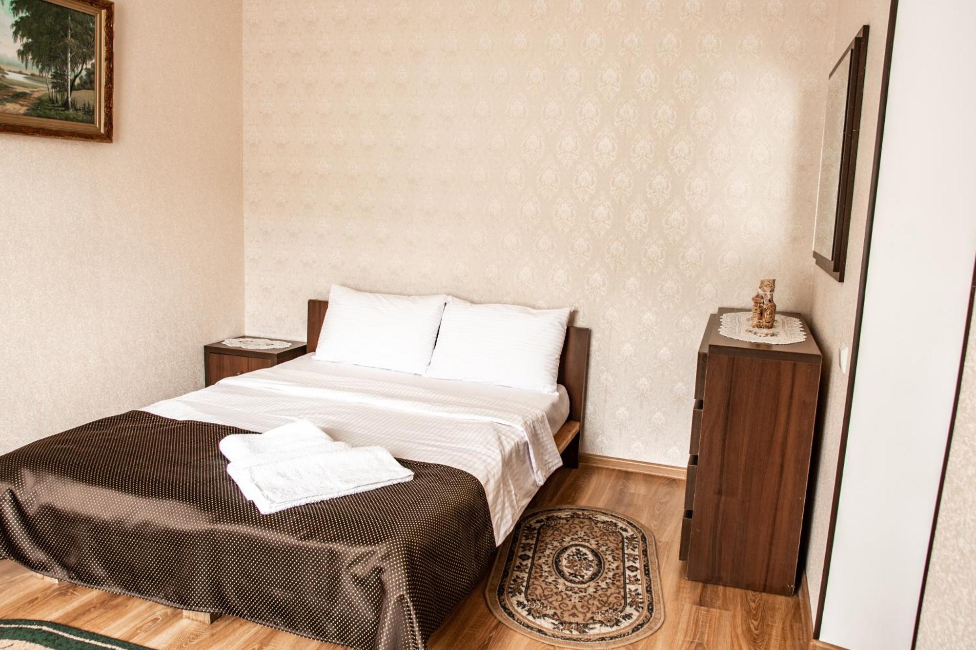 Bilya Richky Hotel คาเมียเนตส์-โปดิลสกี ภายนอก รูปภาพ